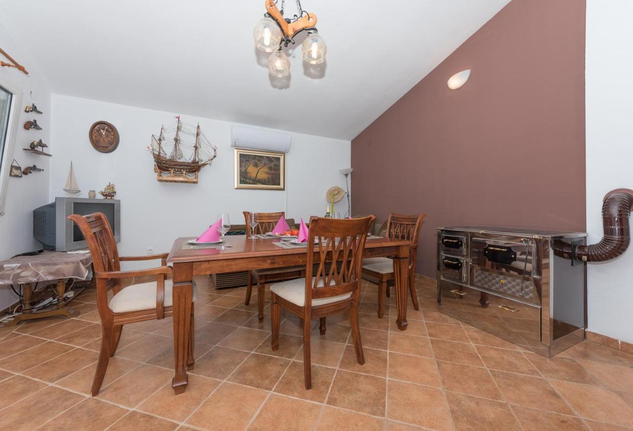 Holiday Home Frane Slivno  Bagian luar foto