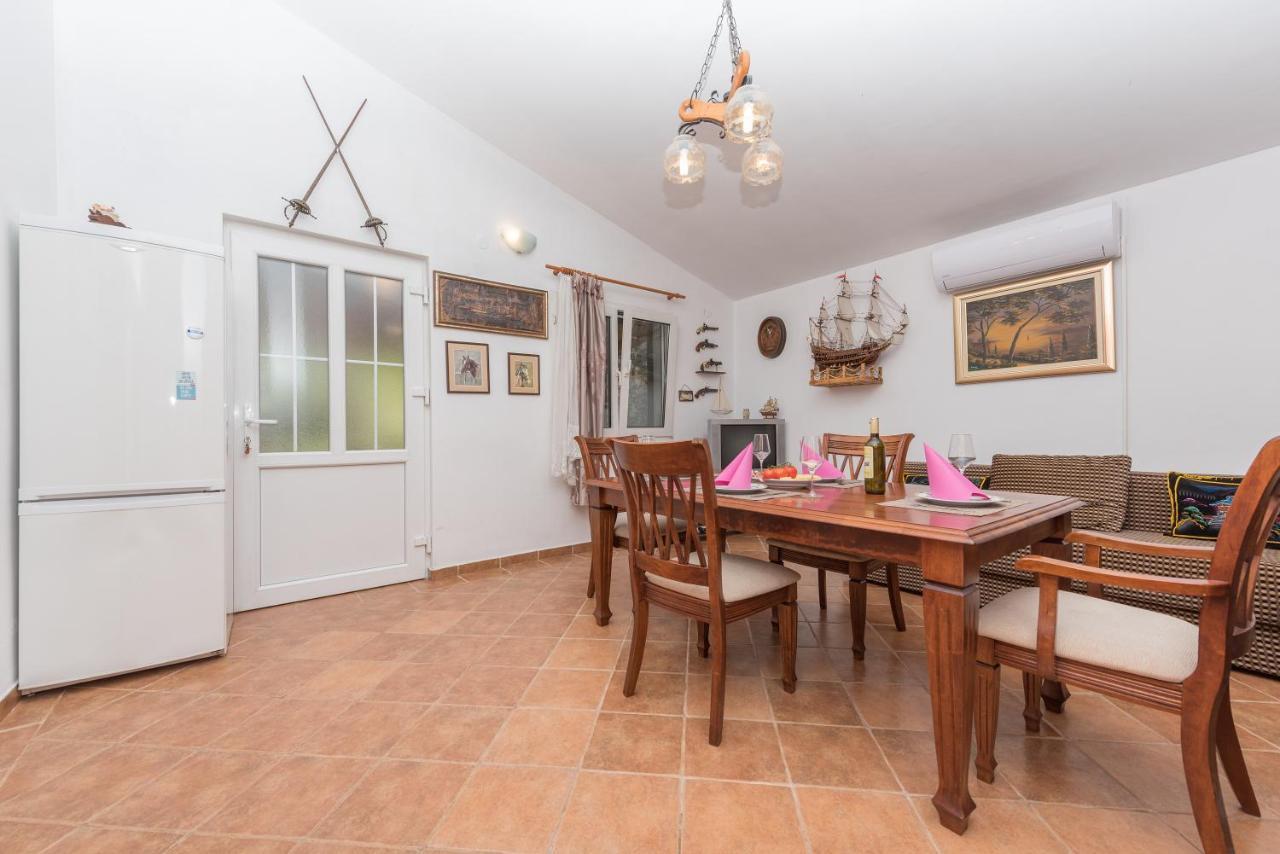 Holiday Home Frane Slivno  Bagian luar foto